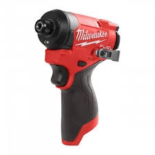 MILWAUKEE PISTOLA ATORNILLADOR IMPACTO 1