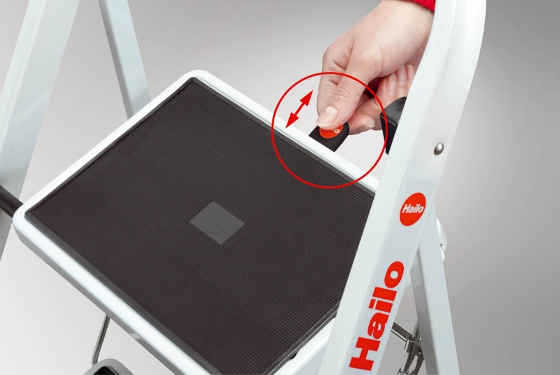 MINI ESCALERA ACERO HAILO 4396-901 2 PEL